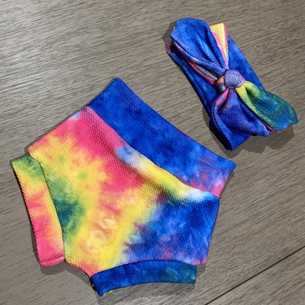 Tie dye bummies